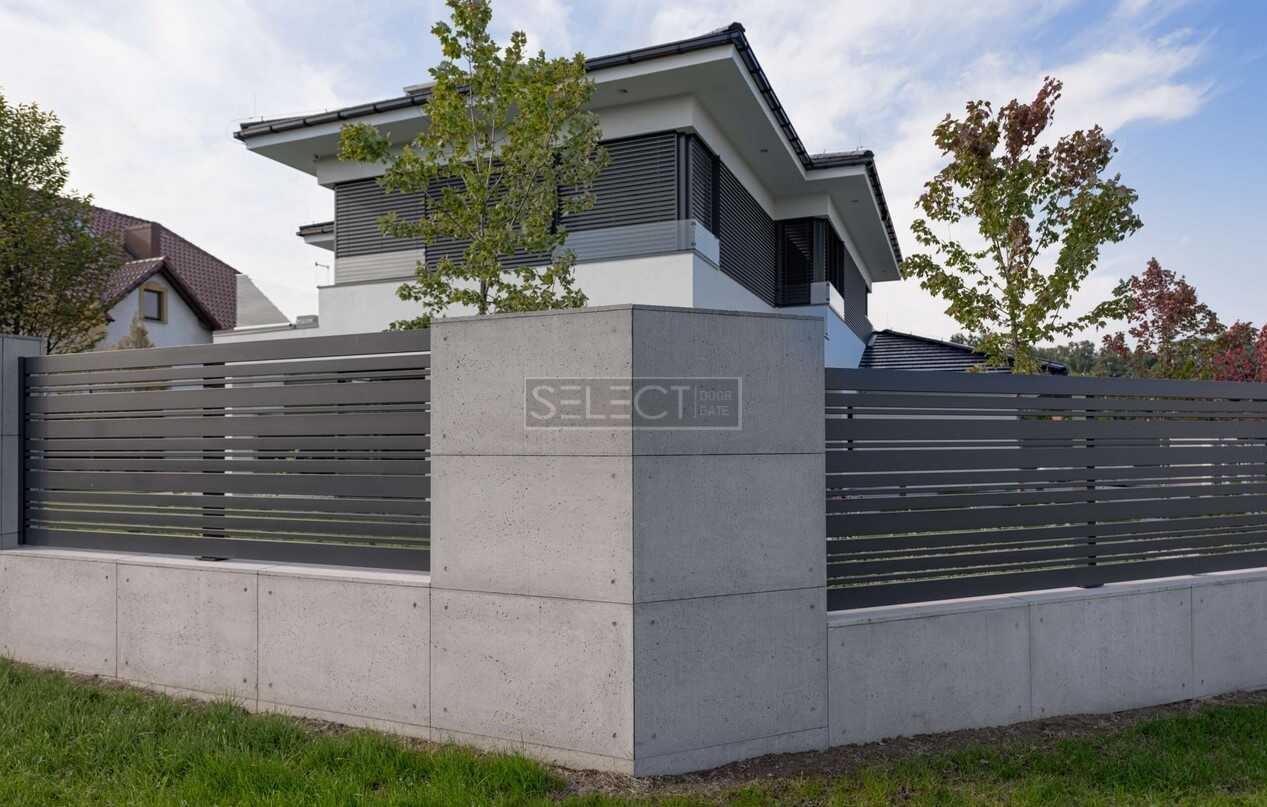 Красиві паркани металеві - сталеві парканні секції для огорожі будинку 